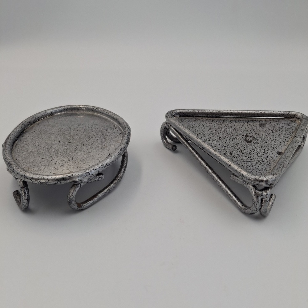 Set of 2 Mexican Metal Candle Holders Oval Triangular 1 Inch Tall Footed Unique - Picture 6 of 11